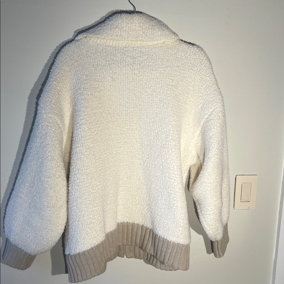 White Zip-Up Sherpa Jacket - Picture 6 of 6